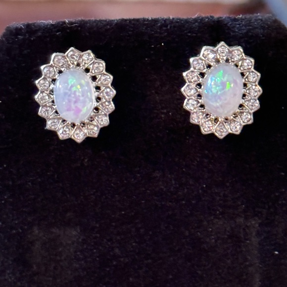 Stunning Golden Opal & Silver Filled Pierced Gemstone Boho Glam Earrings - Picture 3 of 8